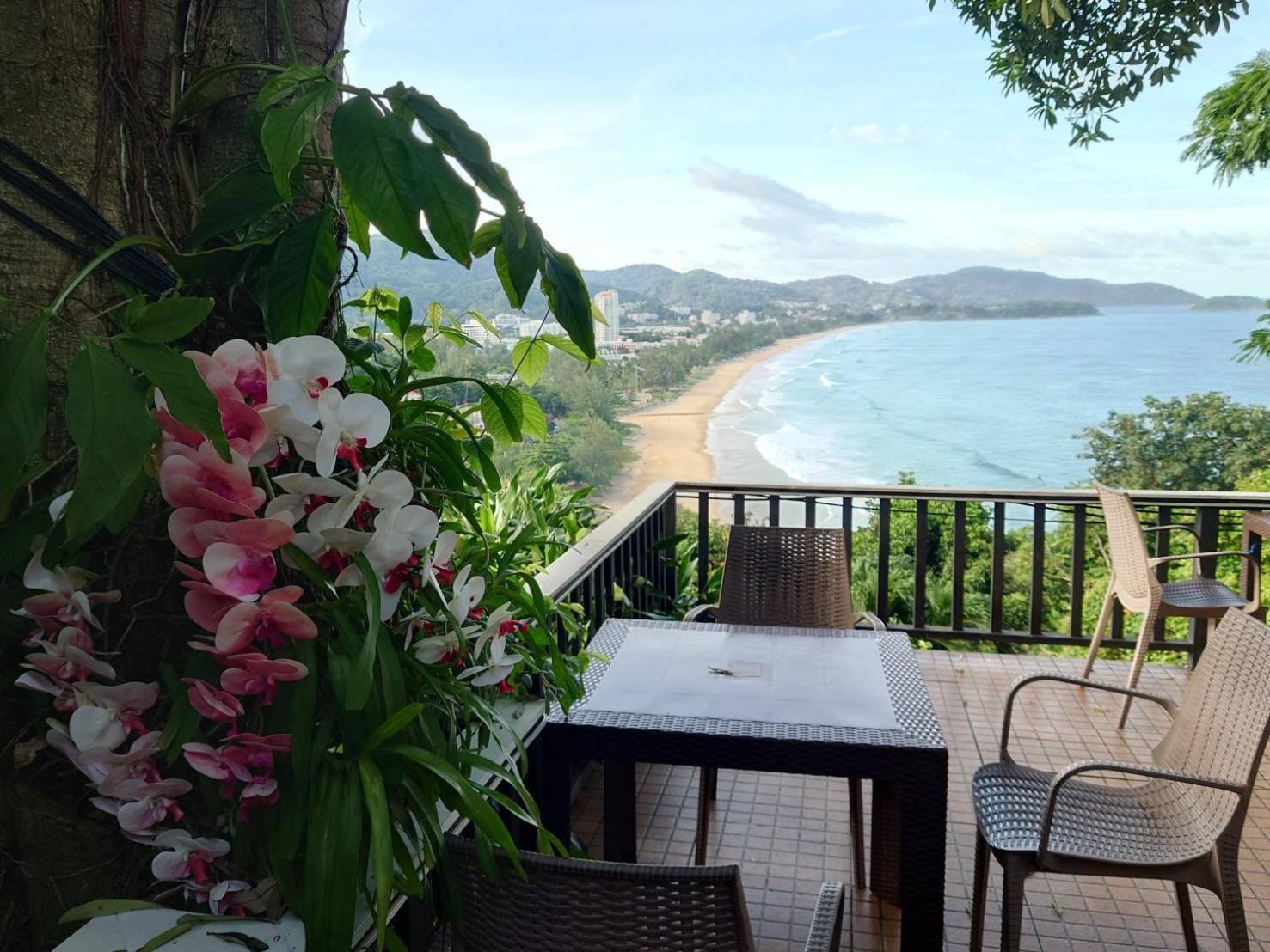 On The Hill Karon Resort Esterno foto